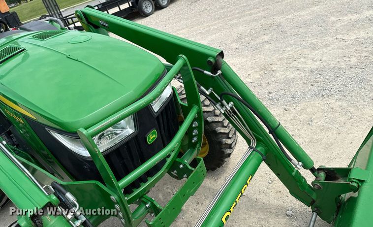 image for item DX1114 2018 John Deere 4044M MFWD tractor