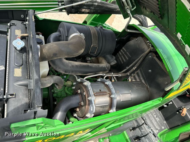 image for item DX1114 2018 John Deere 4044M MFWD tractor