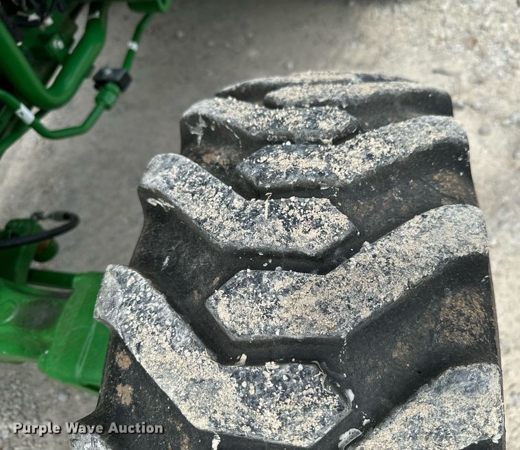 image for item DX1114 2018 John Deere 4044M MFWD tractor