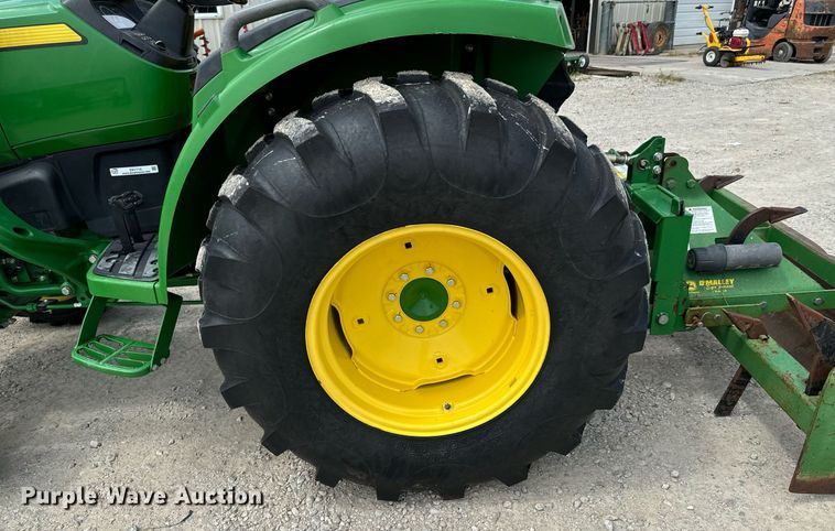 image for item DX1114 2018 John Deere 4044M MFWD tractor