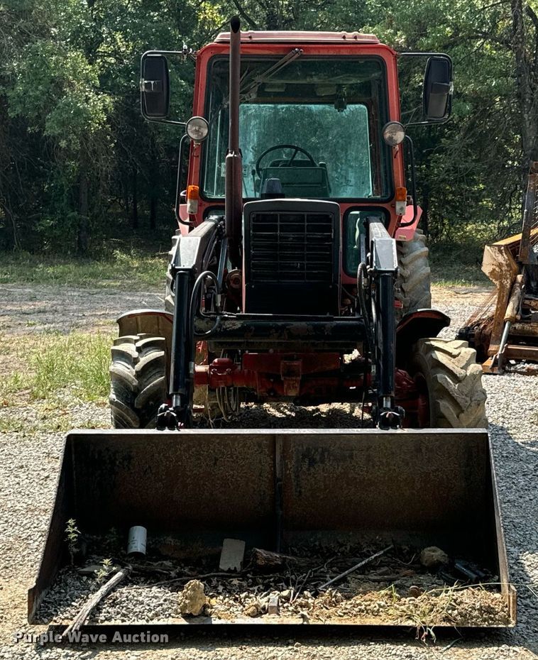 image for item DX1153 Belarus 825 MFWD tractor