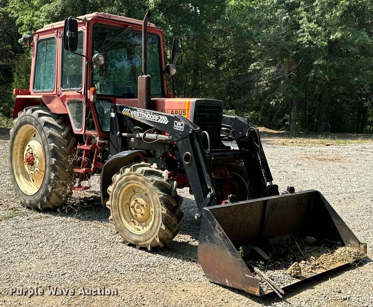 image for item DX1153 Belarus 825 MFWD tractor