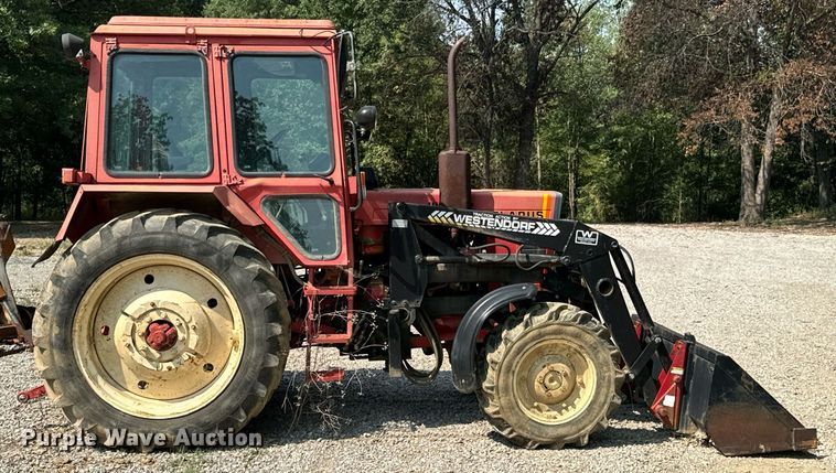 image for item DX1153 Belarus 825 MFWD tractor