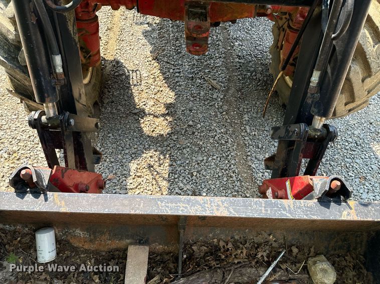 image for item DX1153 Belarus 825 MFWD tractor