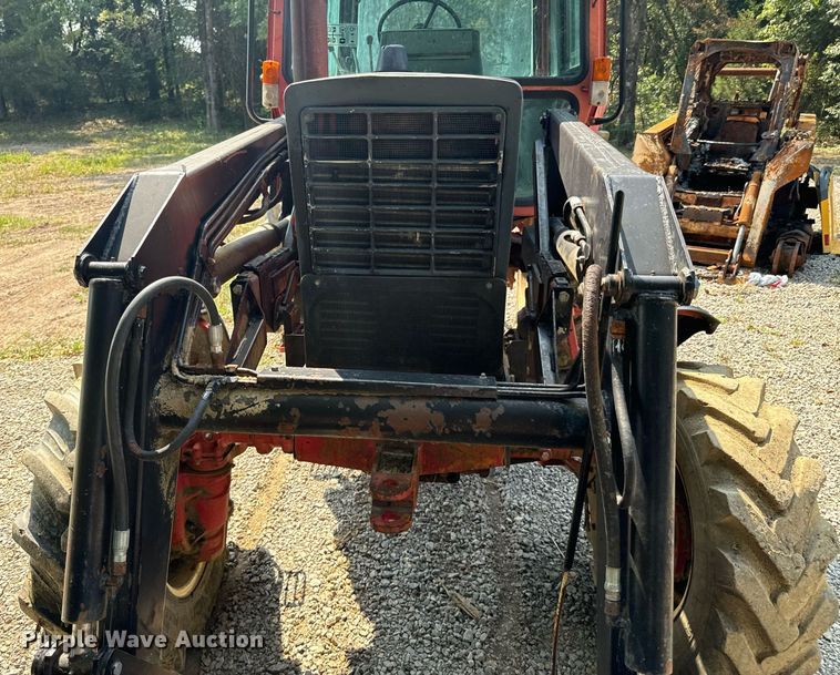 image for item DX1153 Belarus 825 MFWD tractor