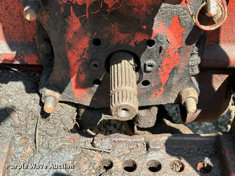 image for item DX1153 Belarus 825 MFWD tractor