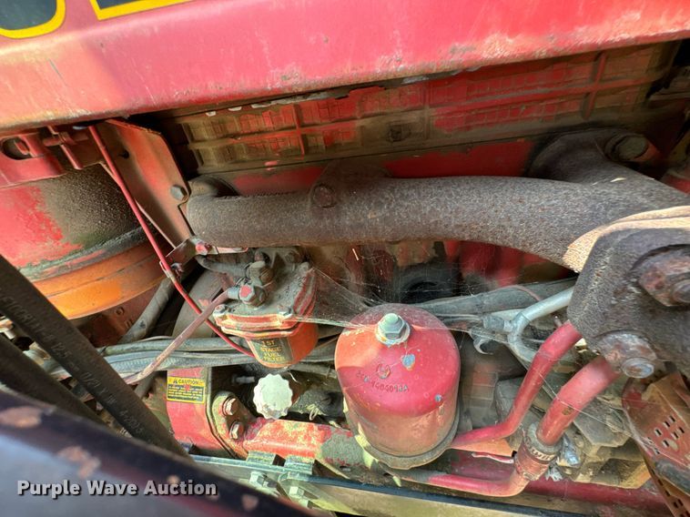 image for item DX1153 Belarus 825 MFWD tractor