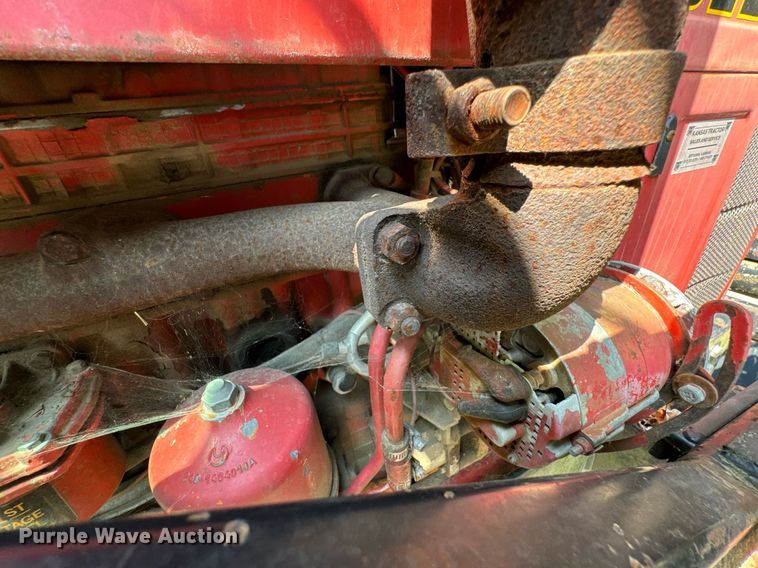 image for item DX1153 Belarus 825 MFWD tractor