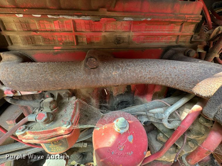 image for item DX1153 Belarus 825 MFWD tractor