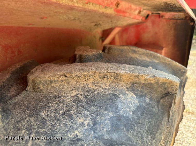 image for item DX1153 Belarus 825 MFWD tractor