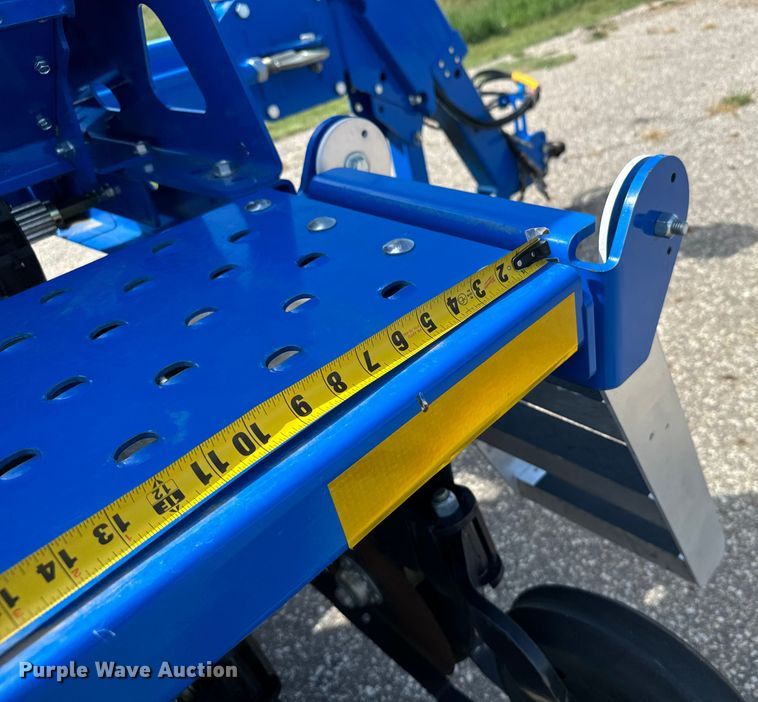 image for item DX3572 2021 Landoll 5531 no-till grain drill