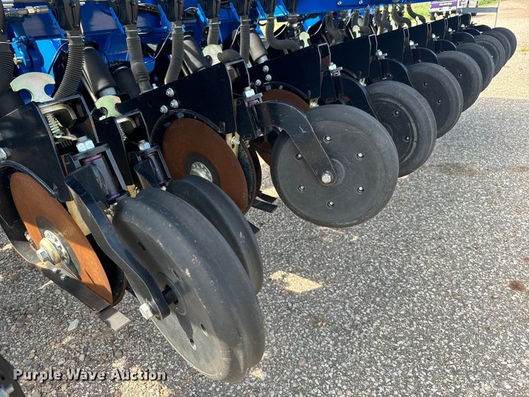 image for item DX3572 2021 Landoll 5531 no-till grain drill