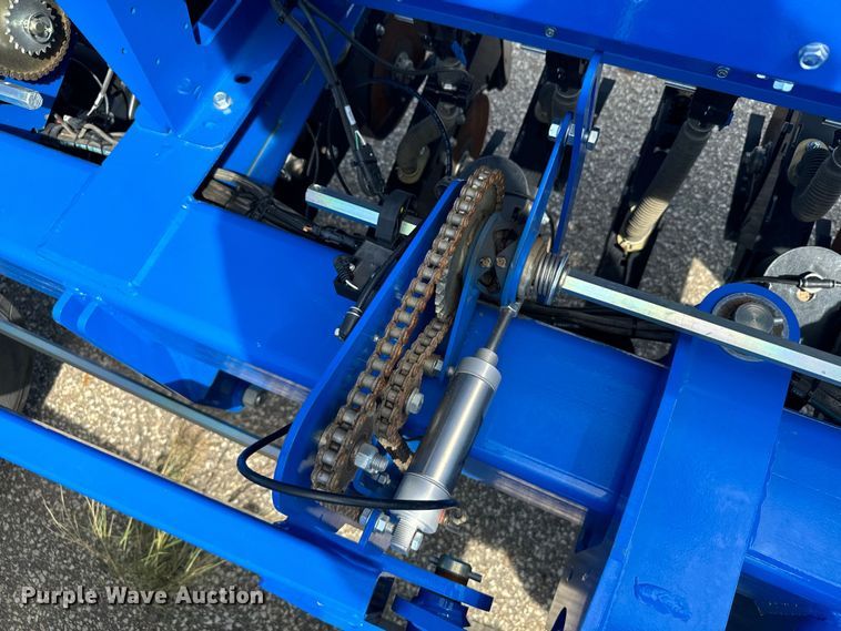 image for item DX3572 2021 Landoll 5531 no-till grain drill