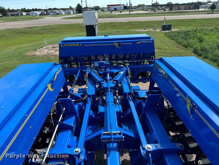 image for item DX3572 2021 Landoll 5531 no-till grain drill