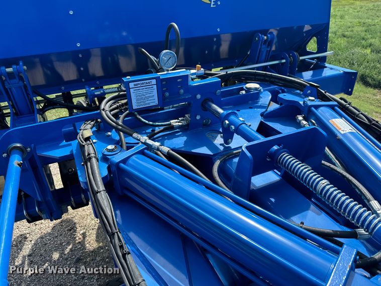 image for item DX3572 2021 Landoll 5531 no-till grain drill