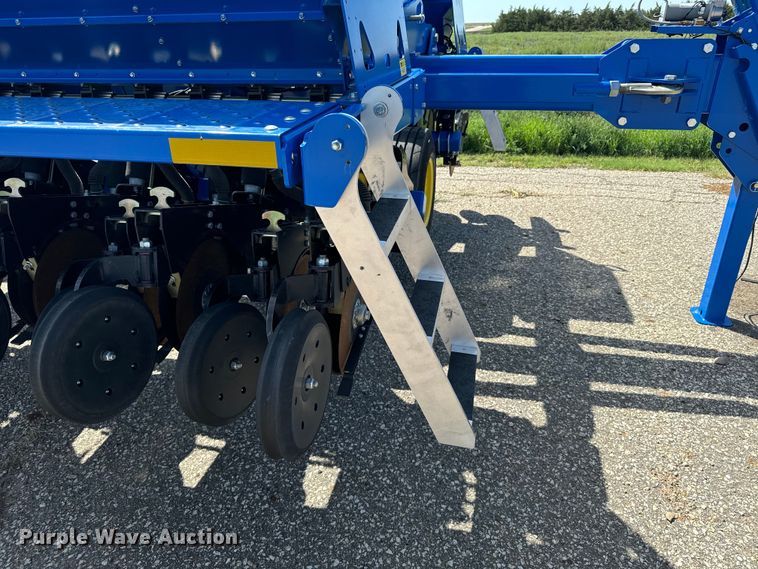 image for item DX3572 2021 Landoll 5531 no-till grain drill