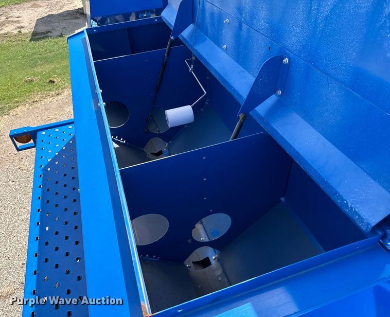 image for item DX3572 2021 Landoll 5531 no-till grain drill