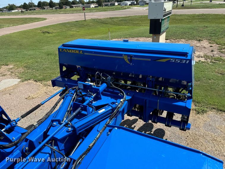 image for item DX3572 2021 Landoll 5531 no-till grain drill