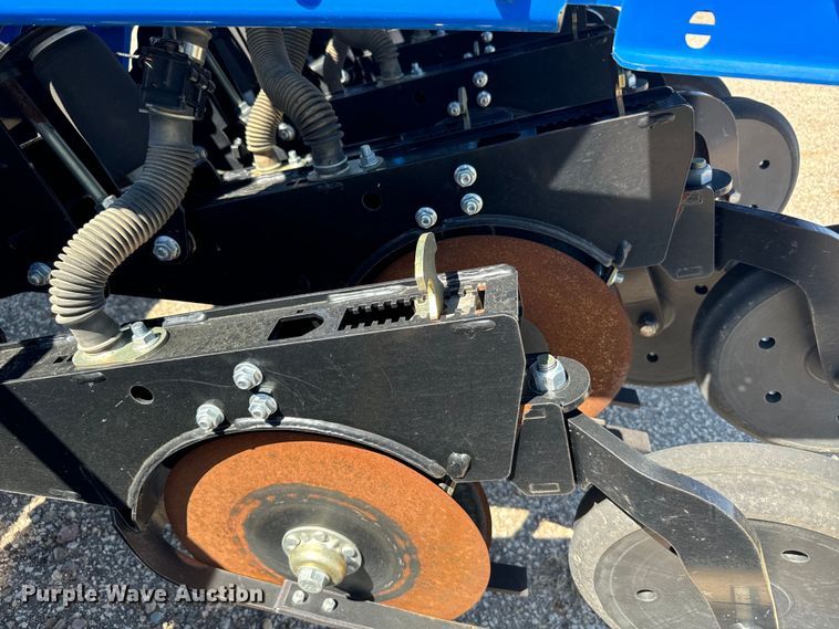 image for item DX3572 2021 Landoll 5531 no-till grain drill