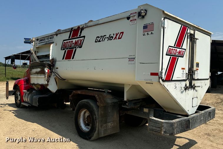 image for item EE7508 2014 Kenworth T370 feed mixer truck