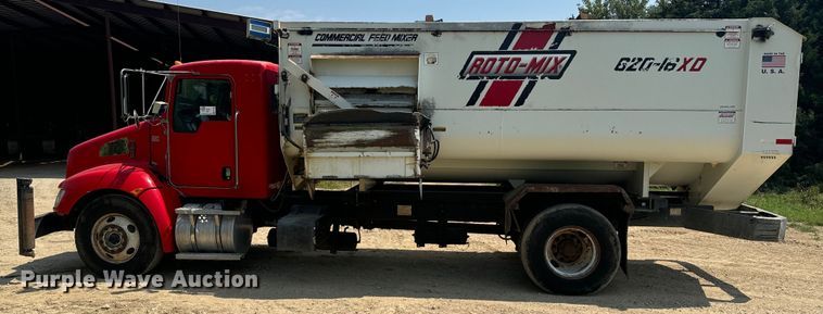 image for item EE7508 2014 Kenworth T370 feed mixer truck