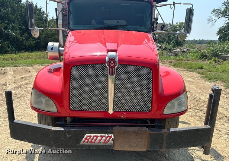 image for item EE7508 2014 Kenworth T370 feed mixer truck