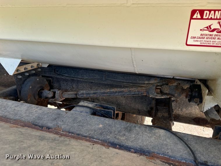 image for item EE7508 2014 Kenworth T370 feed mixer truck