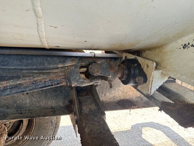 image for item EE7508 2014 Kenworth T370 feed mixer truck