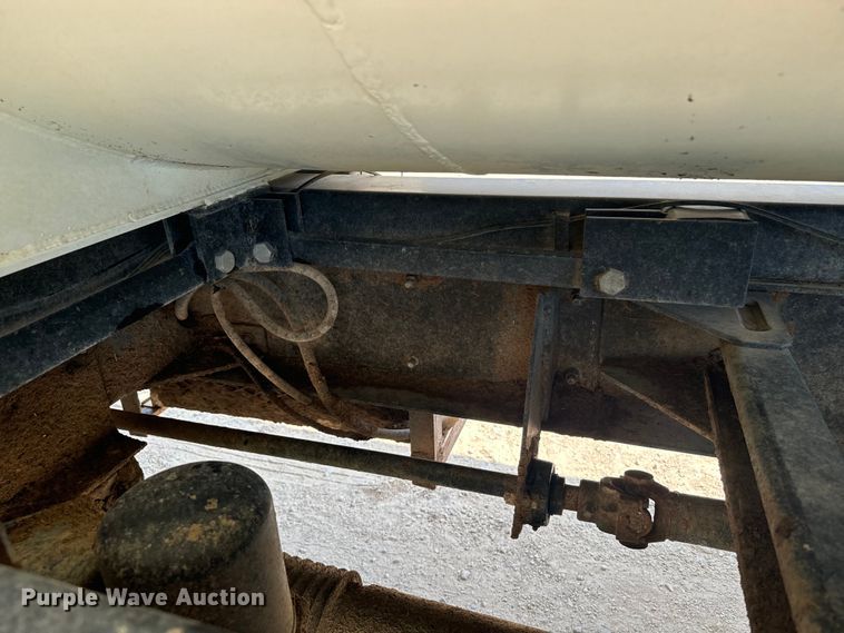 image for item EE7508 2014 Kenworth T370 feed mixer truck