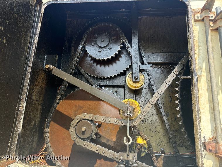 image for item EE7508 2014 Kenworth T370 feed mixer truck