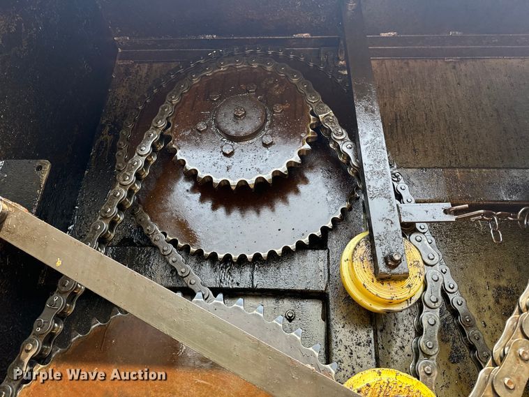 image for item EE7508 2014 Kenworth T370 feed mixer truck