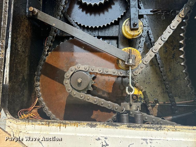 image for item EE7508 2014 Kenworth T370 feed mixer truck