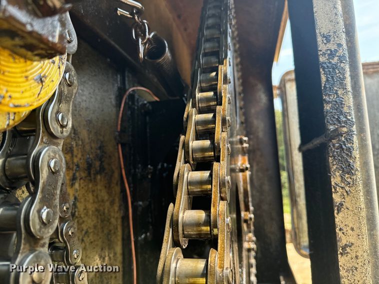 image for item EE7508 2014 Kenworth T370 feed mixer truck