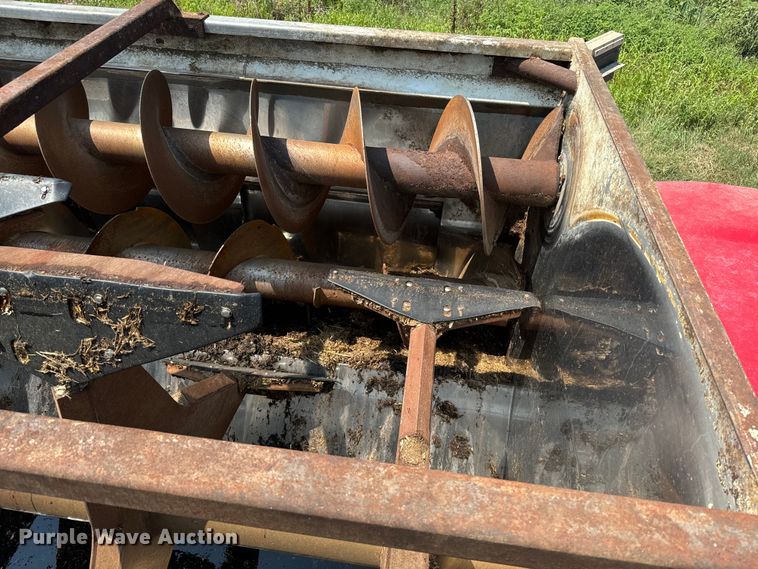 image for item EE7508 2014 Kenworth T370 feed mixer truck