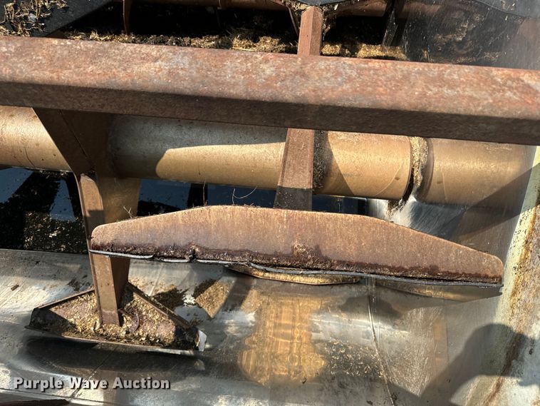 image for item EE7508 2014 Kenworth T370 feed mixer truck