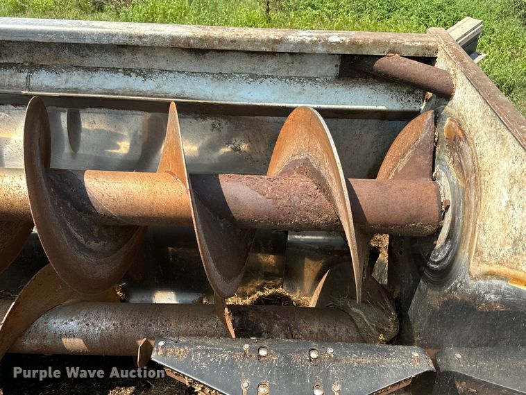 image for item EE7508 2014 Kenworth T370 feed mixer truck