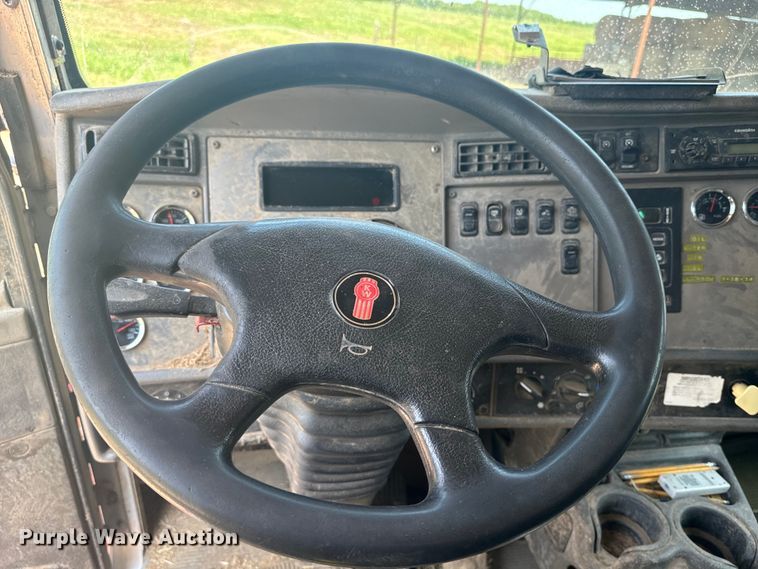 image for item EE7508 2014 Kenworth T370 feed mixer truck