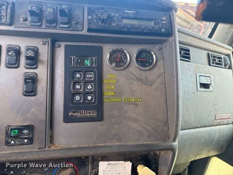 image for item EE7508 2014 Kenworth T370 feed mixer truck