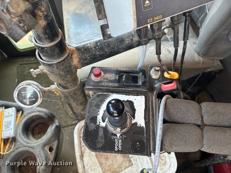 image for item EE7508 2014 Kenworth T370 feed mixer truck