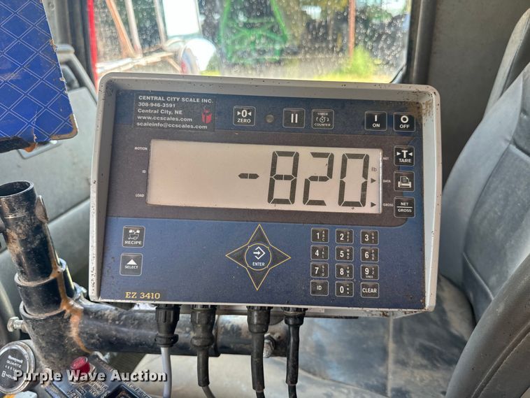 image for item EE7508 2014 Kenworth T370 feed mixer truck