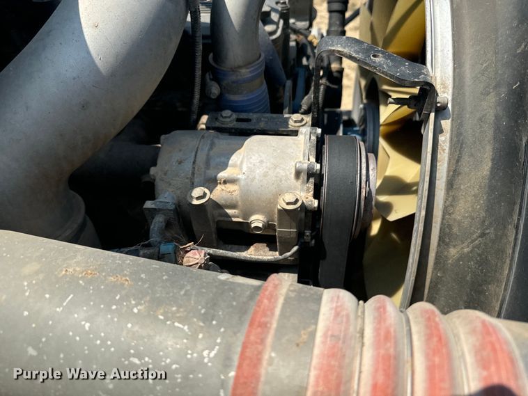 image for item EE7508 2014 Kenworth T370 feed mixer truck