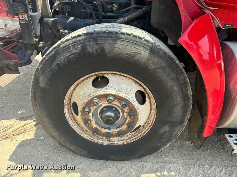 image for item EE7508 2014 Kenworth T370 feed mixer truck