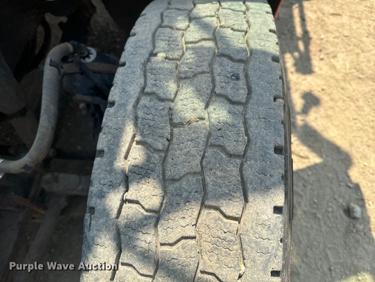 image for item EE7508 2014 Kenworth T370 feed mixer truck