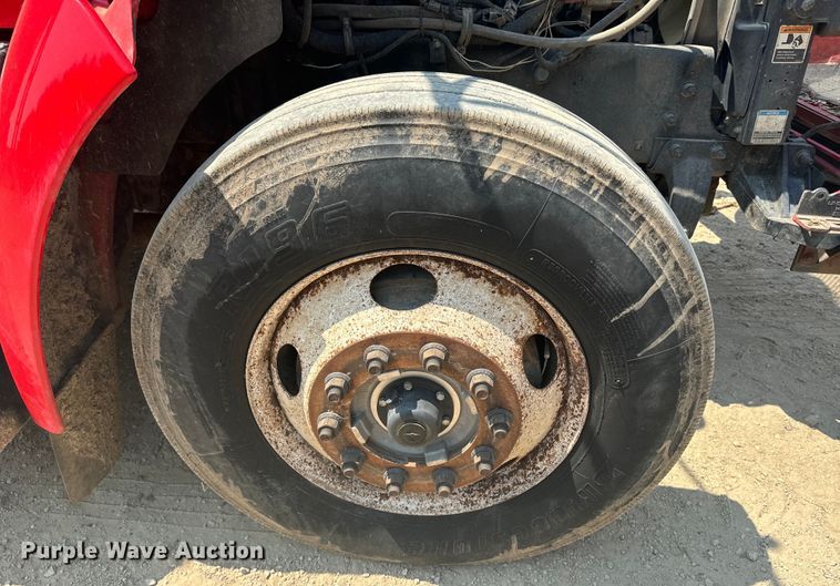 image for item EE7508 2014 Kenworth T370 feed mixer truck