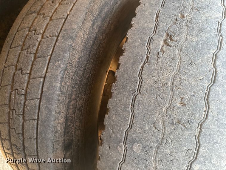 image for item EE7508 2014 Kenworth T370 feed mixer truck