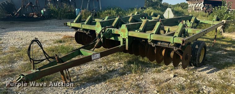 image for item EE7537 John Deere 712 disk ripper