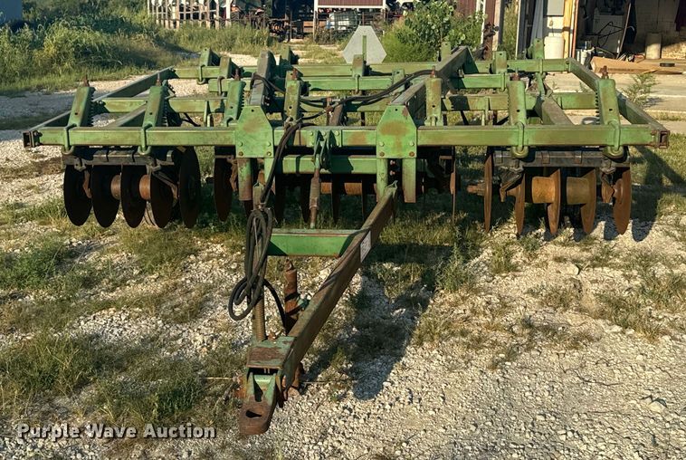 image for item EE7537 John Deere 712 disk ripper