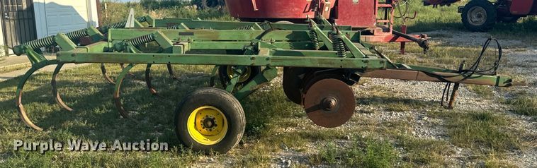 image for item EE7537 John Deere 712 disk ripper