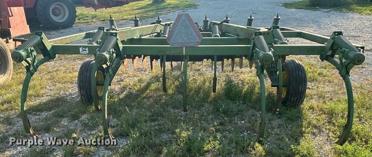 image for item EE7537 John Deere 712 disk ripper