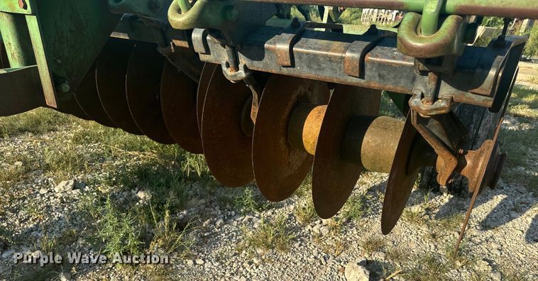 image for item EE7537 John Deere 712 disk ripper